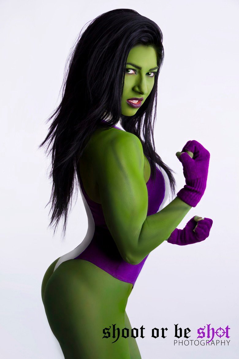 Emily-Adams-She-Hulk-Cosplay. 
